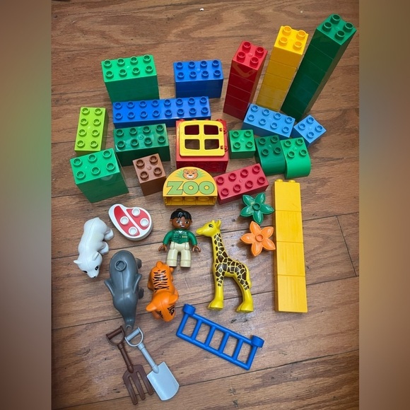 LEGO Duplo Blocks LEGOVille Baby Zoo Animals Preschool Age 2-5 - Picture 1 of 8